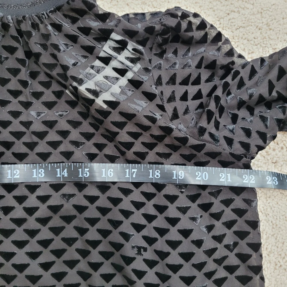 *NWT* Chic Tory Burch Sheer Velvet Burnout Blouse W/Triangle Geo Design Size 6